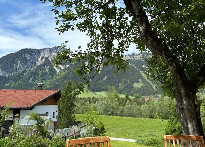 Apartmenthaus Ehrenberg شقة *